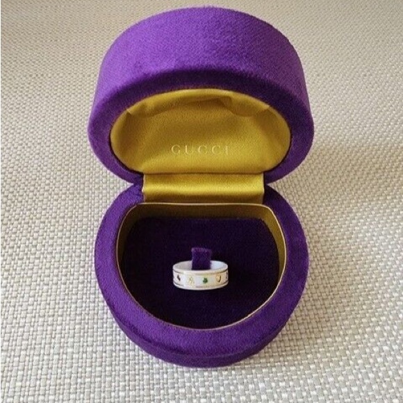GUCCI logo white gemstone ring size 8